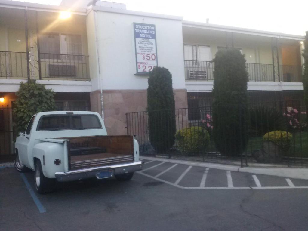 Stockton Travelers Motel Kültér fotó